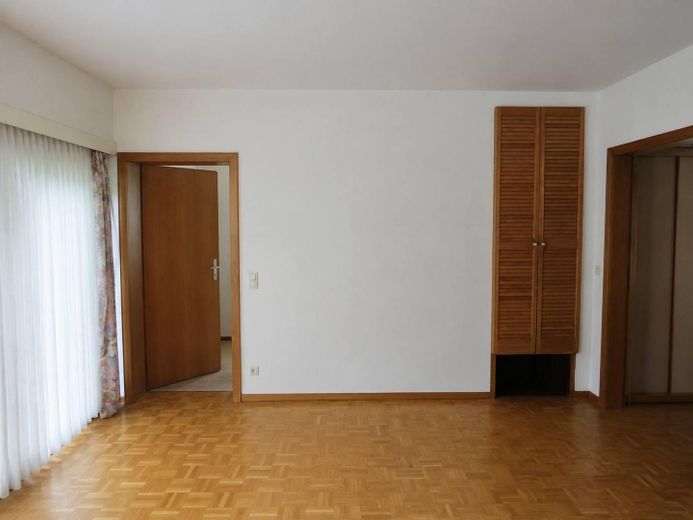 Bungalow mit großem Grundstück und viel Potenzial in außergewöhnlich ruhiger Lage – Esszimmer links Terrasse
