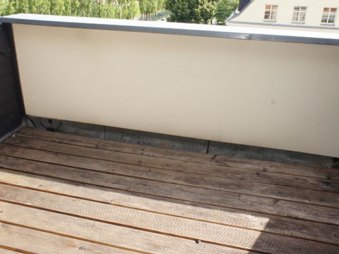 Kostenfreie Übernahme EBK mögl. ! DG mit Terrasse + Bad mit Fenster ! – Foto 1