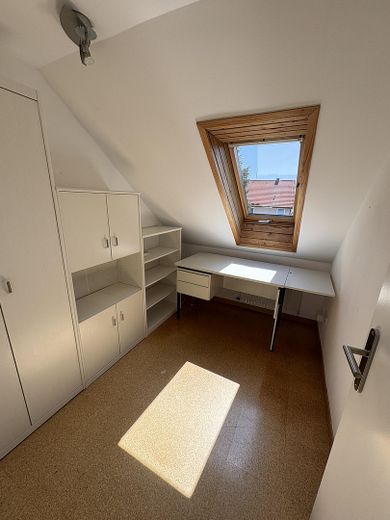 Zuhause fühlen in Reihenmittelhaus in ruhiger, familiärer Lage – DG Arbeitszimmer