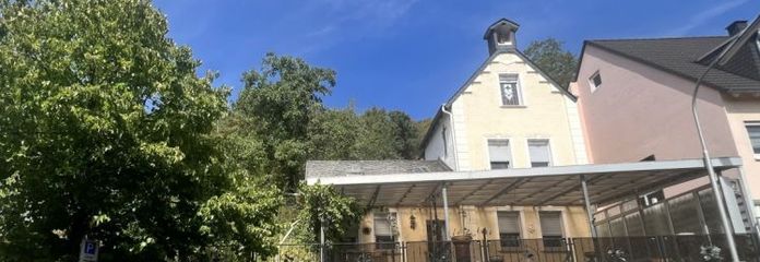 Einfamilienhaus mit zweitem (noch) unbebauten Grundstück, beide mit großer Grundstücksfläche!