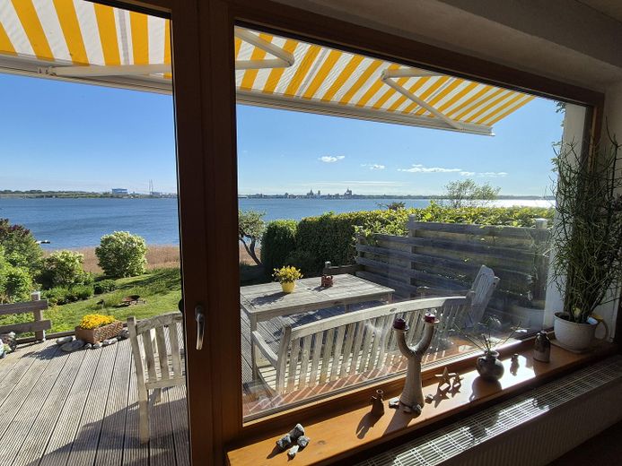 Exklusives Wohnhaus im Seebad Altefähr auf Rügen – Terrasse