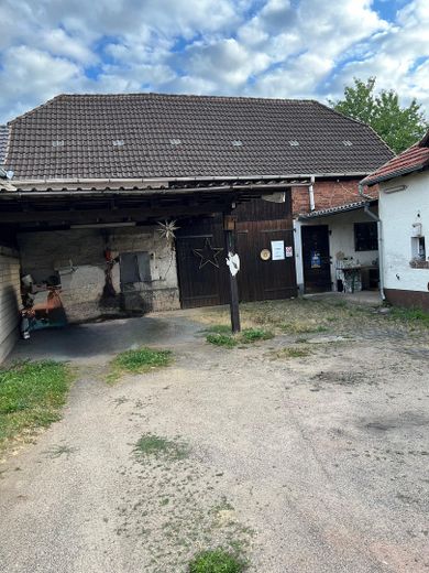 Casa plurifamiliare - vicino a Francoforte sul Meno - da ristrutturare – Scheune und Carport