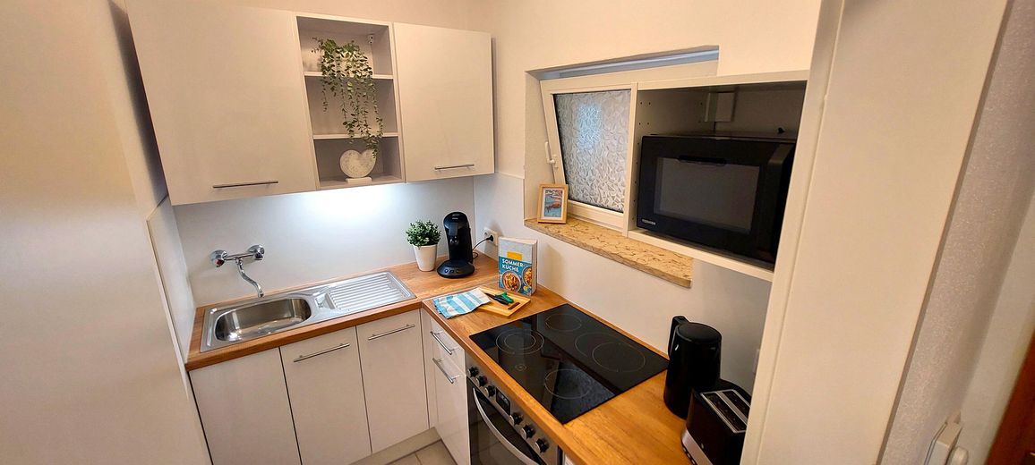 Modern möbliertes Apartment / befristet / Ingolstadt Unterhaunstadt / ab 01.08. frei – Küche 2