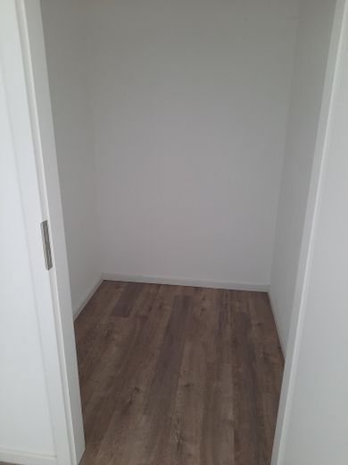 GV-Stadt, 3 Z/K/D/B/Abst., 79 m² mit Süd-Balkon, Aufzug, barrierefrei, Wärmepumpe, PV-Strom – Abstellraum