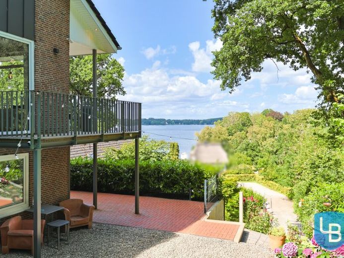 Großzügiges Einfamilienhaus mit traumhaftem Dieksee-Blick in Bösdorf – Foto 1