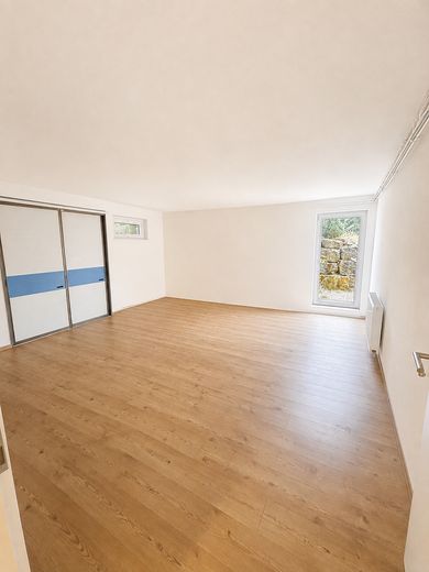 Straordinaria casa d’architetto con finiture di alta qualità, cantina abitabile e giardino esposto a sud da sogno – Kellerraum Südseite