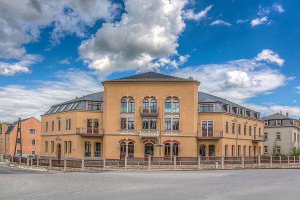 *Ottimo investimento - elegante appartamento di 3 locali a Dresda*Balcone*
*ristrutturato integralmente*Posto auto*
*senza provvigioni*