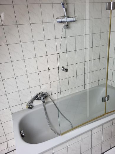 2 Zimmer Whg. mit Balkon in guter Lage von Würselen – Bad