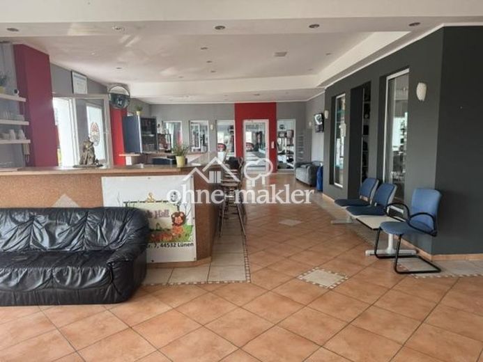 Sala per corsi e allenamenti in affitto – ideale per riabilitazione, corsi per bambini, un caffè per genitori e bambini – Foto 1