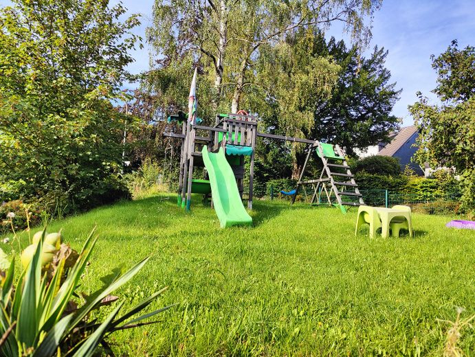 Dreifamilienhaus im Grünen mit großem Grundstück – Foto 11