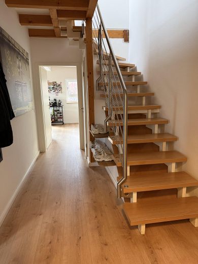 Moderne 3-Zimmer-Maisonette mit 3 Balkonen, Garage & Panoramablick über Würzburg – Foto 5