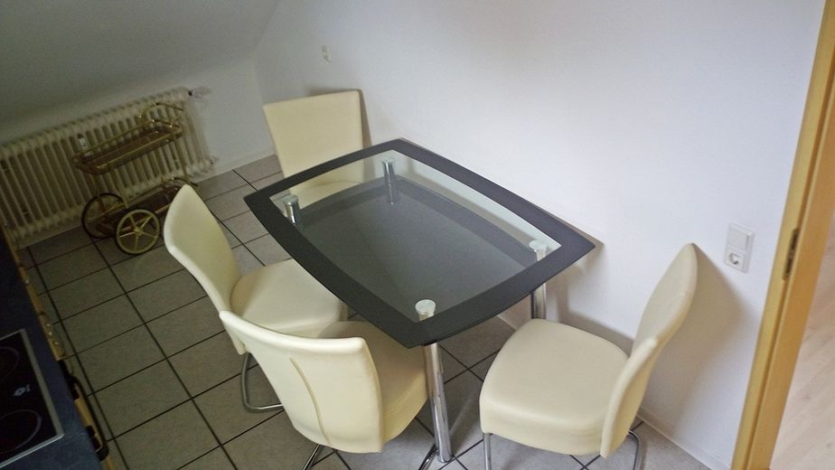3-room top-floor apartment 100m² south side parking space garden cellar laundry room air conditioning – Foto 6