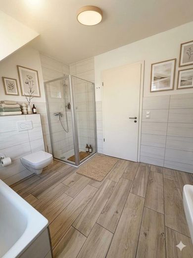 Traumhafte 2-Zimmer Wohnung - zentral gelegen – und Dusche