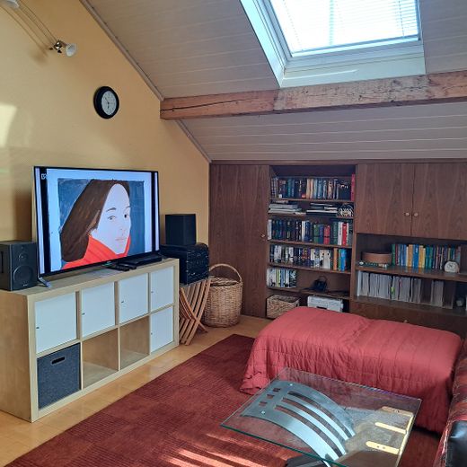 Wohnzimmer m. Einbauschrank li
