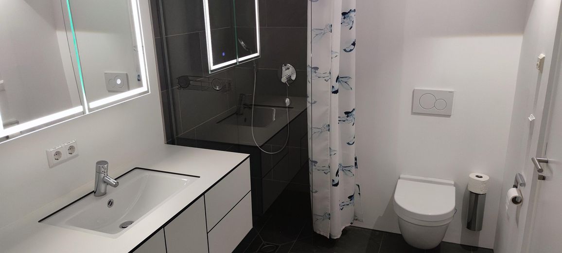 Bad 1 Dusche