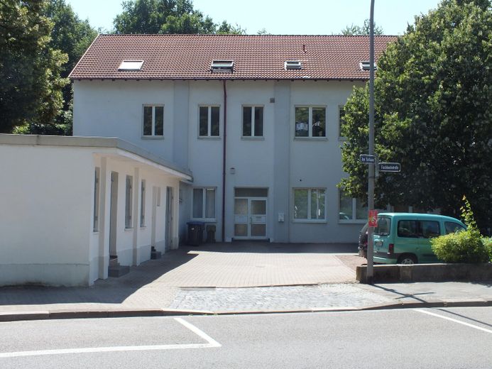 Vorderansicht, Hauszugang