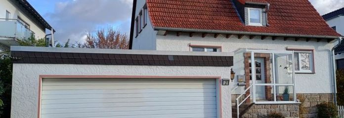 !PROVISIONSFREI! Liebenswert & ruhig: Haus in Niestetal-Heiligenrode (7 Zi./166 m² + Gäste-/Bürobereich) ++ Einliegerwhg., Terrasse, Kachelofen, Garage, 1.620 m² Grundstück ++ Monatsrate: 1.487,20 €