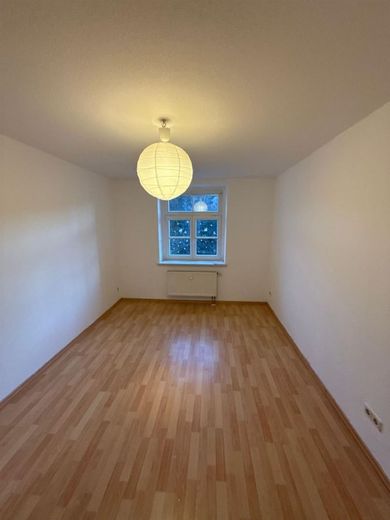 WG-taugliche 3-Zimmer mit Einbauküche, Laminat, Balkon und Wanne in ruhiger Lage! – PHOTO-2026-03-04-09-01-11_26