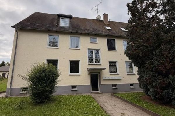 Objekt-Nr.: 5326 - Paketangebot! 7 Wohnungen (7 von 12 WE) mit Wanne in Wohnanlage in Pöhl OT Christgrün