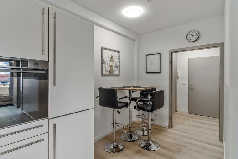 Villa Cologne - Investitionschance in zentraler Lage von 53340 Meckenheim bei Köln/Bonn – Fe-Wo 2 Küche / Essbereich