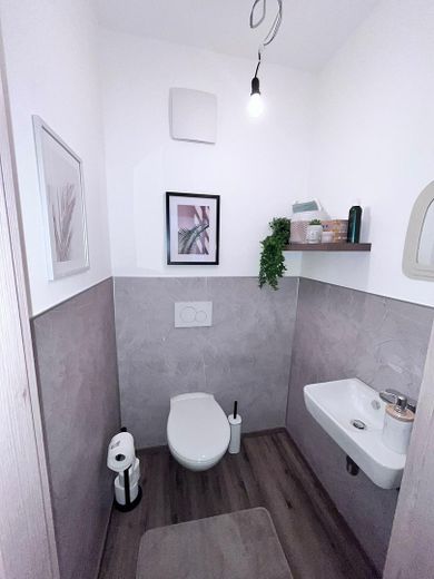 Bright 3-room apartment for sale – Gäste WC