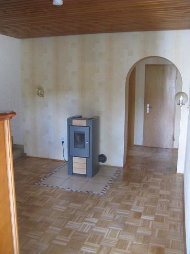 Preissenkung Mehrgenerationenhaus Provisionsfrei VB – Diele mit Pelletofen OG