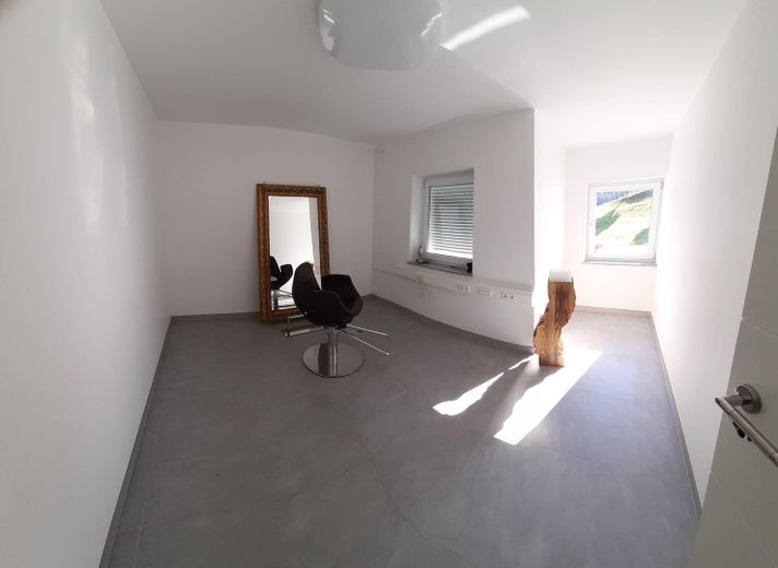 Modernes, zukunftsicheres Effizienzhaus - Wohnen, Arbeiten oder Vermieten - unverbaubare Aussicht – Raum 2 UG