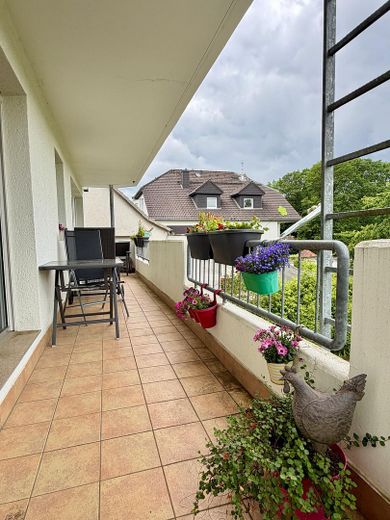 01.09 tarihinden itibaren kiralanabilir, Schlebusch'ta büyük balkonlu aydınlık 3 odalı daire – Balkon