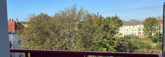 Reserv. 3 Raum Wohnung in ruhiger Lage 3. OG rechts mit großem sonnigen Balkon
