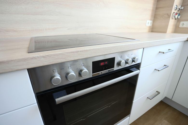 Frisch renoviert & neuwertig: Charmante 2-Zimmer-Wohnung mit Loggia in Barmstedt – Hochwertige Markengeräte
