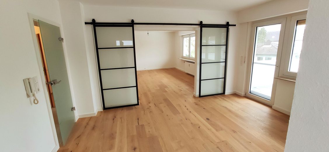 Essenz., Blick ins Wohnzimmer