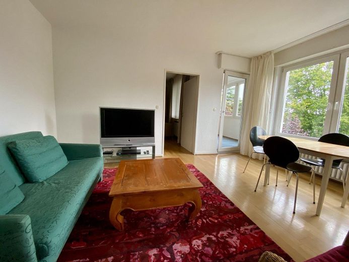 Bright 2-room apartment with conservatory, furnished – Foto 1