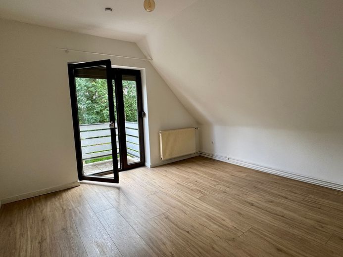Casa unifamiliare indipendente con due garage e bel giardino a Neumünster-Gadeland – Foto 7