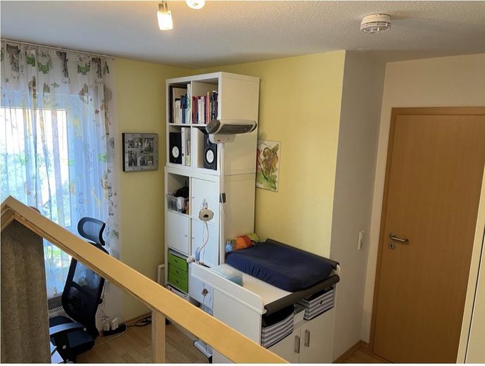 Jasne mieszkanie 3,5-pokojowe we Freiberg am Neckar – Homeoffice/Kinderzimmer
