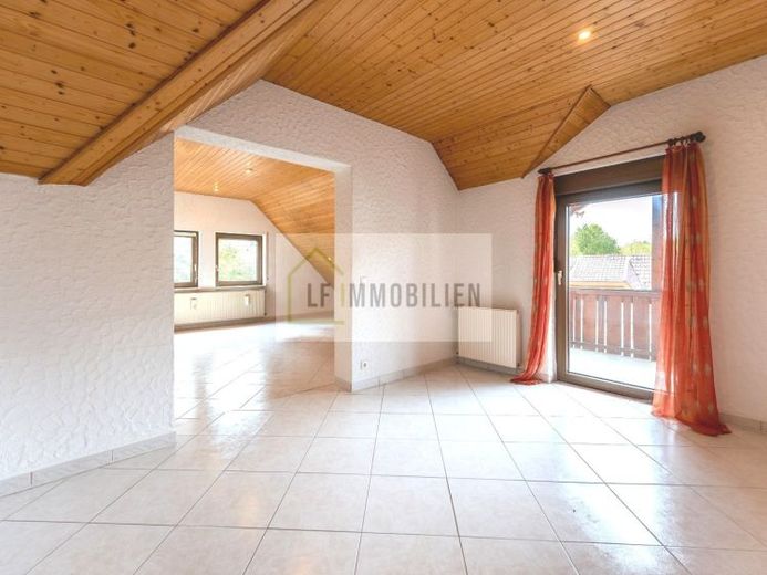 Ampi spazi abitativi su due livelli – maisonette di ca. 171 m² con 2 balconi – Foto 1
