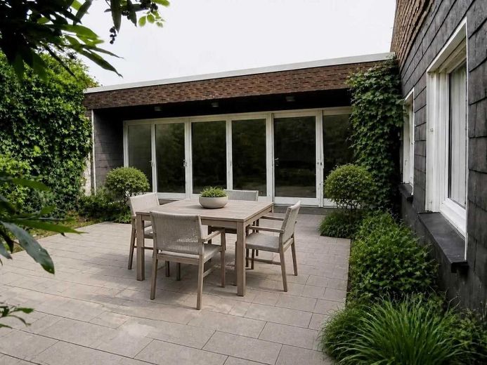 Bungalow mit großem Grundstück und viel Potenzial in außergewöhnlich ruhiger Lage – mögliche Umgestaltung
