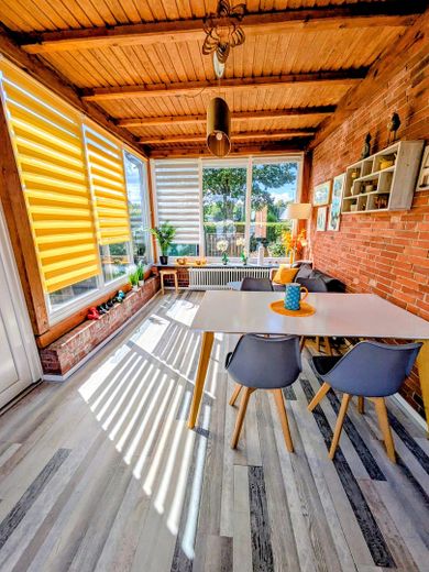 Elmshorn’da çok yönlü tek veya iki ailelik ev – Aile, home office veya kısmi kiralama için alan! – Wintergarten