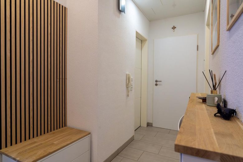 Einziehen und wohlfühlen: komplett sanierte 3-Zimmer-Wohnung mit Balkon und Garage – Foto 7
