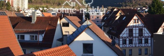 Großzügige 4-Zimmer-Maisonette mit Dachterrasse, Kamin und Albtraufblick