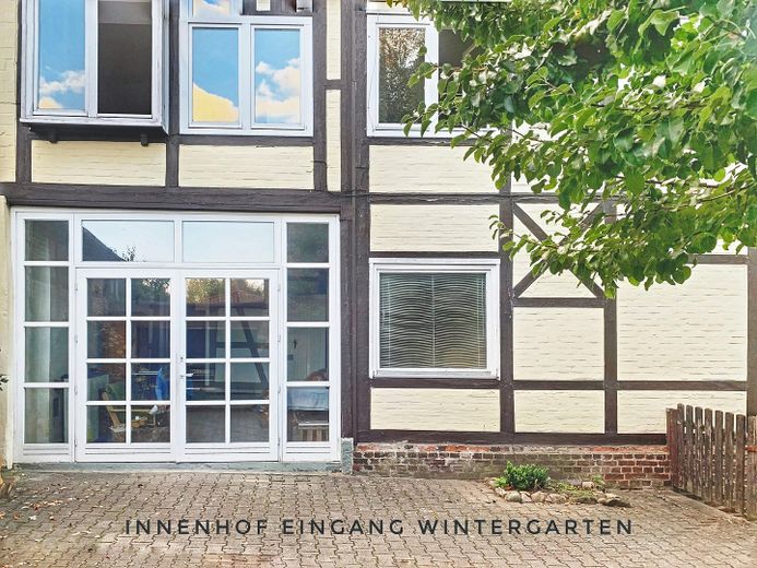 Maison à colombages avec cour intérieure, atelier et garage – vieille ville d’Uelzen, sans commission – Innenhof Eingang Wintergarten