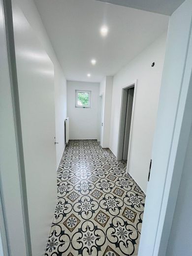 NUOVO! 875 m² di superficie commerciale – RISTRUTTURATA E SENZA PROVVIGIONE | Visitatela subito! – Foto 20