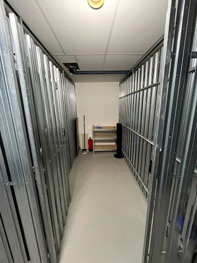 Moderno appartamento mansardato con 2 locali a Fürth | Cucina componibile | Ascensore | Garage sotterraneo | Anno di costruzione 2021 – Foto 7