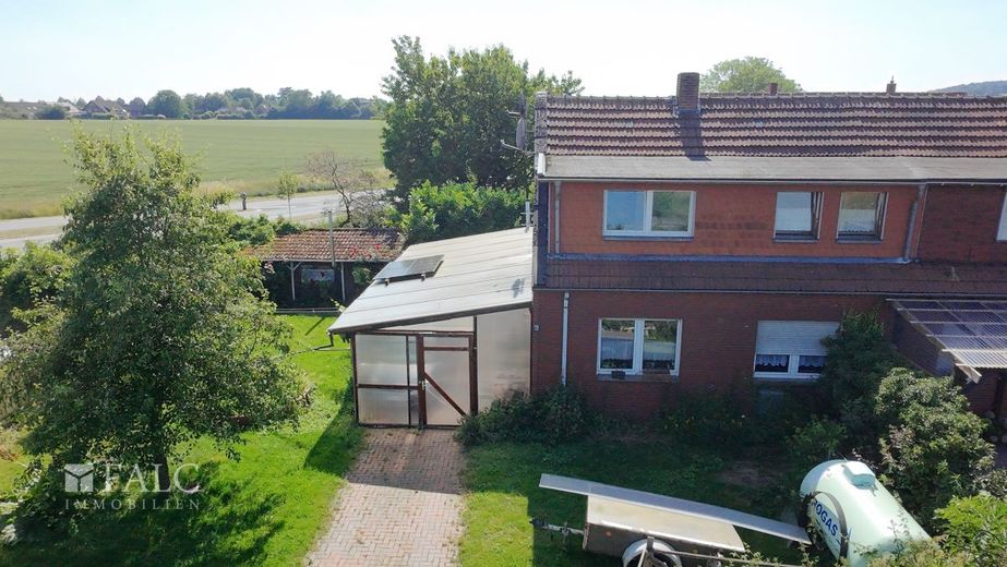 Reihenendhaus im Außenbereich mit Blick ins Grüne ***PROVISIONFREI**** – Außenansicht Drohne