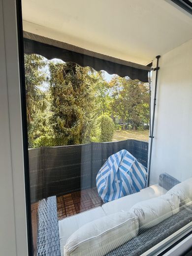Provisions- & bezugsfrei: Sanierte 4-Zimmer Wohnung mit Klima & Garage – Balkon