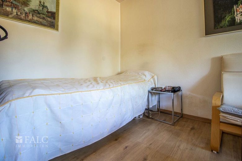 Simply the best ! - 1-Zimmer-Kapitalanlage mit Aufzug und Tiefgarage ! – Gute Nacht!