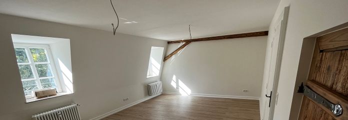 Schöne, sanierte DG Wohnung (95m²) in zentraler Kurparklage