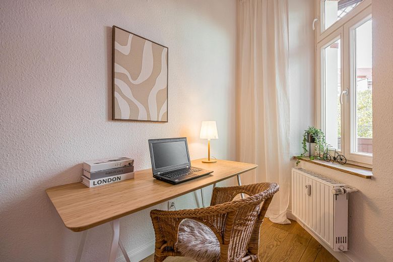 *Sofort bezugsfrei: Modernisierter 2-Zimmer Altbau in Leipzig Gohlis | Provisionsfrei | 4,25% AfA* – Schlafzimmer