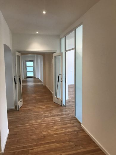 *Penzberg* - Hochwertige und attraktive Praxis- / Office- Gewerberäume in bester Zentrumslage – Flur_01