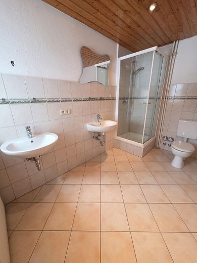 Zentrale 4 Zi Wohlfühlwohnung in Hohenlockstedt – ...und Dusche