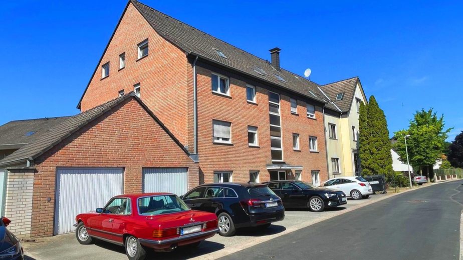 Von priv. - schönes 1-Zi. Single-Appartement in Pad Schloß Neuhaus, ruhige Lage m. Balkon 2.OG – Parkmöglichkeiten v. d. Haus